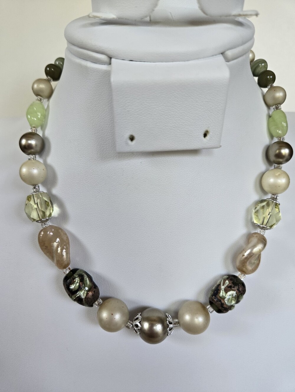 N-147-Vintage Japan Multi-Tone Pearl & Glass Bead Necklace 14-16"